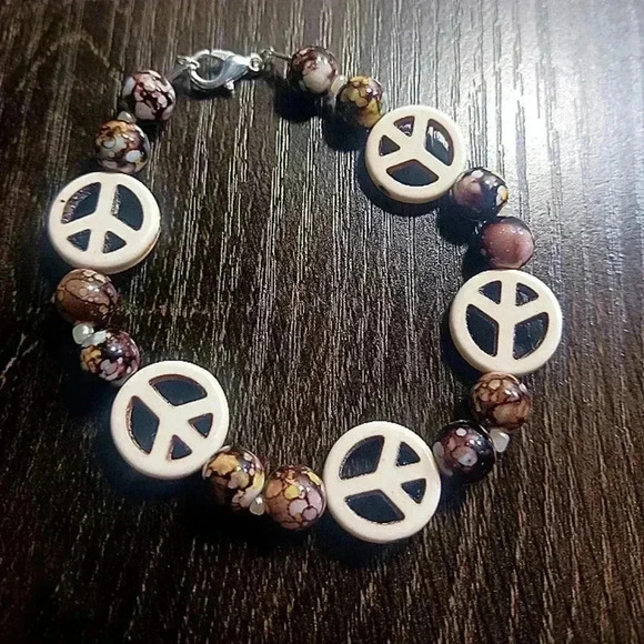 Handmade beaded bracelet peace - Picture 2 of 5